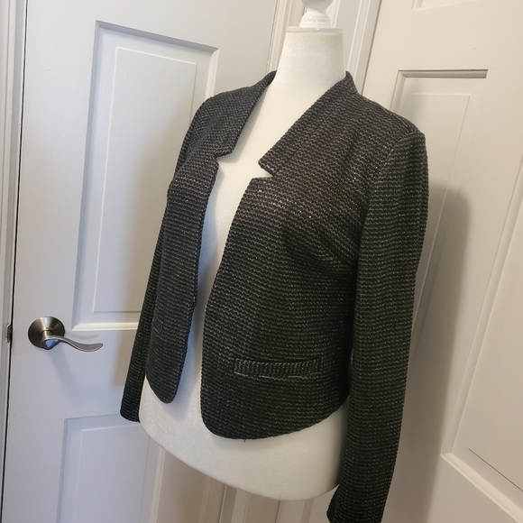 EC C. WONDER Crop Style Gold Metallic Blazer Size Medium, Classic - Picture 2 of 12